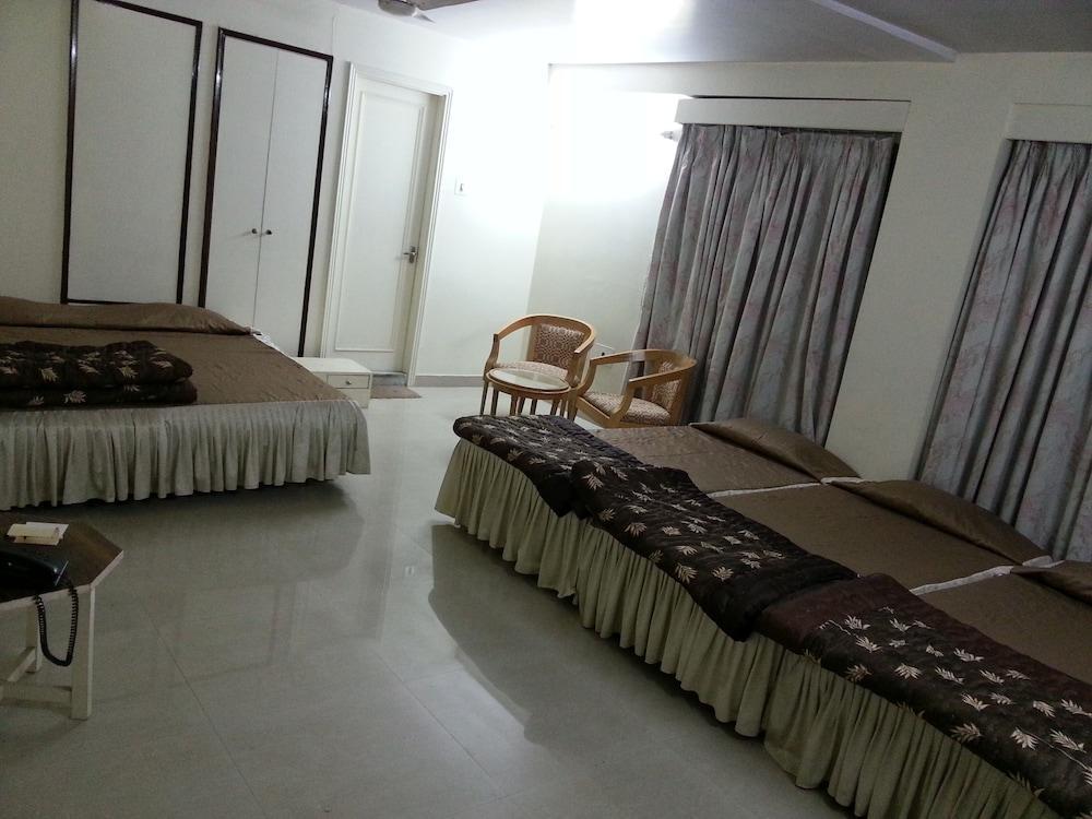 Oyo 15359 Hotel Kachandeep Dzsaipur Kültér fotó