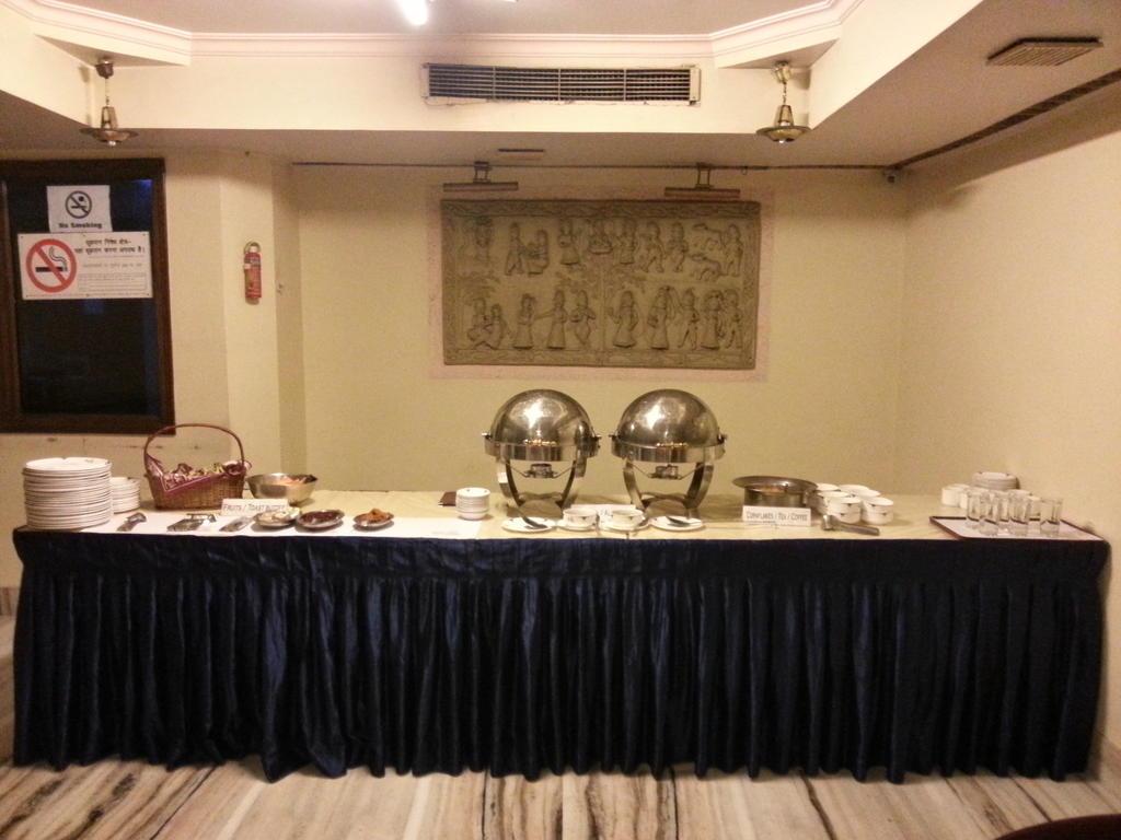 Oyo 15359 Hotel Kachandeep Dzsaipur Kültér fotó